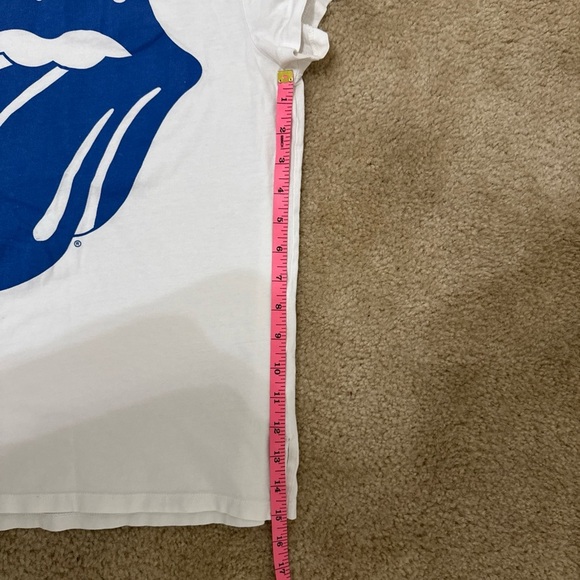 H&M White Tee with Blue Graphic - Picture 6 of 7